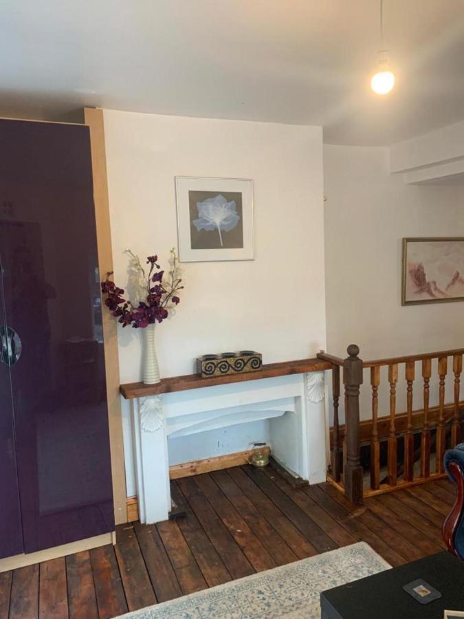 Stoke-on-Trent One Lovely Apartmt 1 Double & 2 Camp Beds 아파트 외부 사진